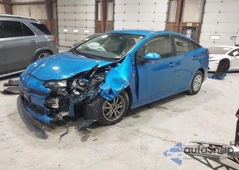 2021 Toyota Prius Le z USA, uszkodzony, nr VIN JTDKAMFU2M3134519